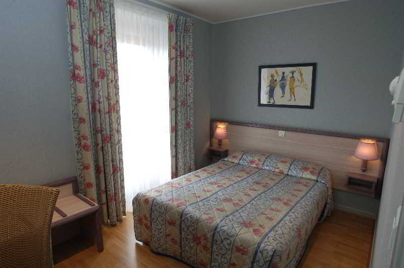 Logis Hotel De Bourgogne - Macon Room photo